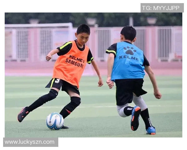 快乐足球球星训练营全面提升青少年运动技能与团队合作能力