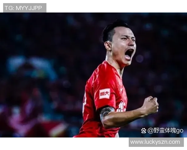 球星化身老年人重返绿茵场展现传奇脚法引发热议 球星化身老年人重返绿茵场展现传奇脚法引发热议